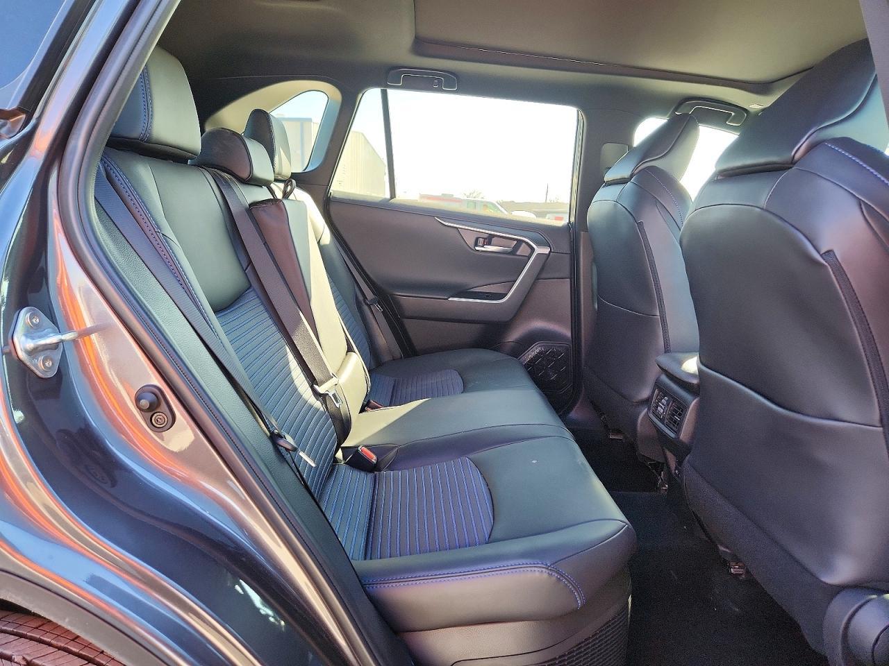 2024 Toyota Rav4 Hybrid Xse - zdjęcie 11
