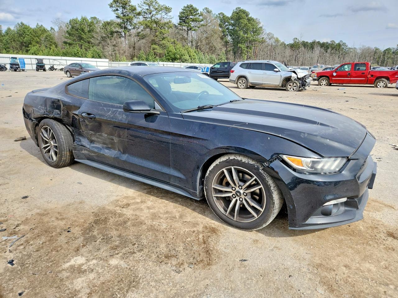 Ford Mustang - zdjęcie 4