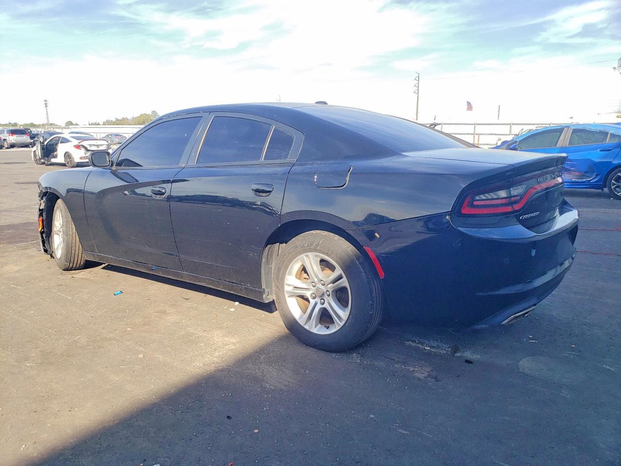 2021 Dodge Charger Sxt - zdjęcie 2