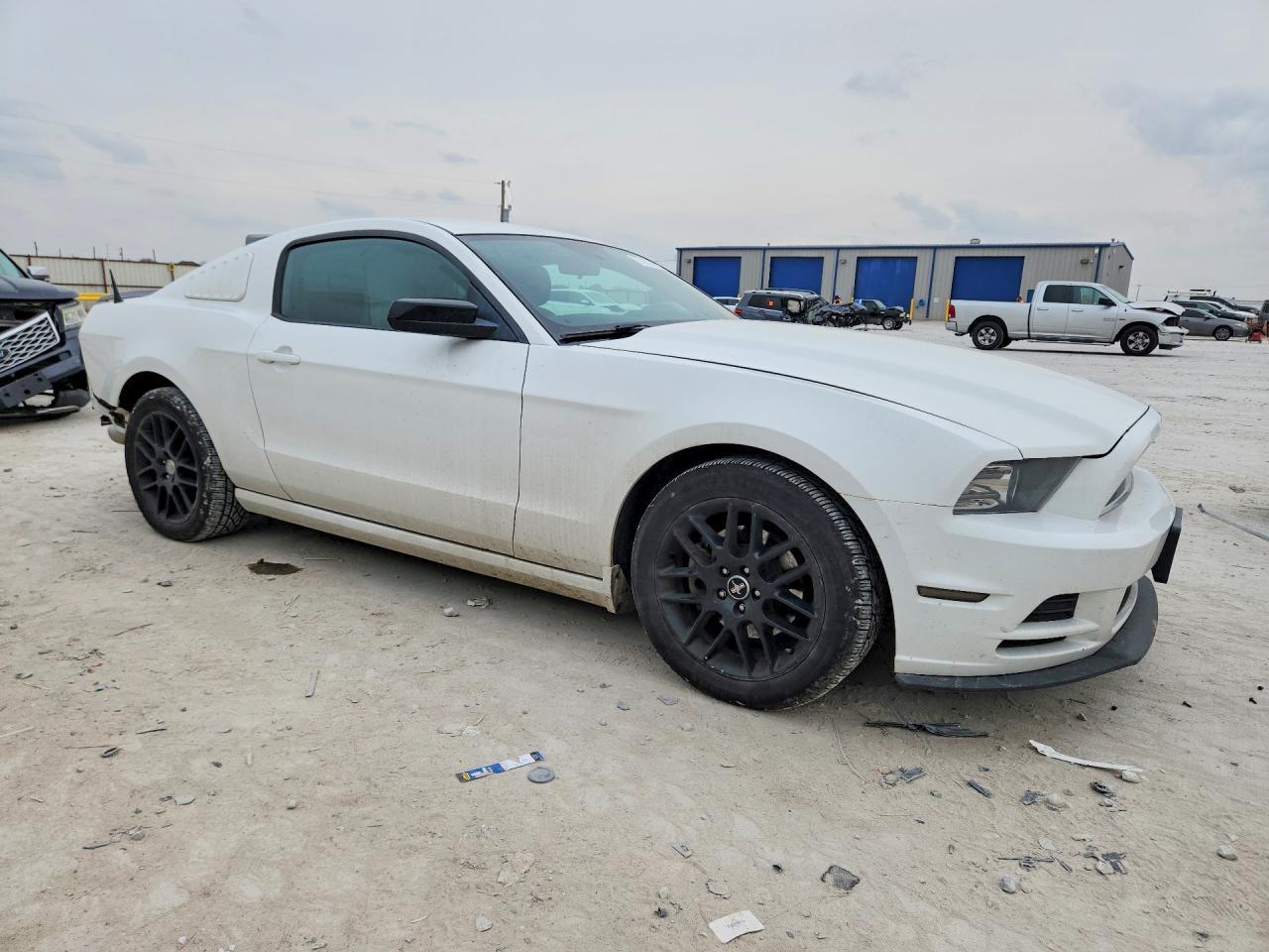 2014 Ford Mustang - zdjęcie 4