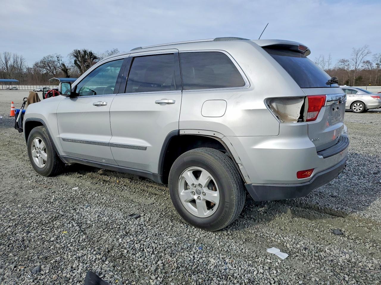 2013 Jeep Grand Cherokee Laredo - zdjęcie 2