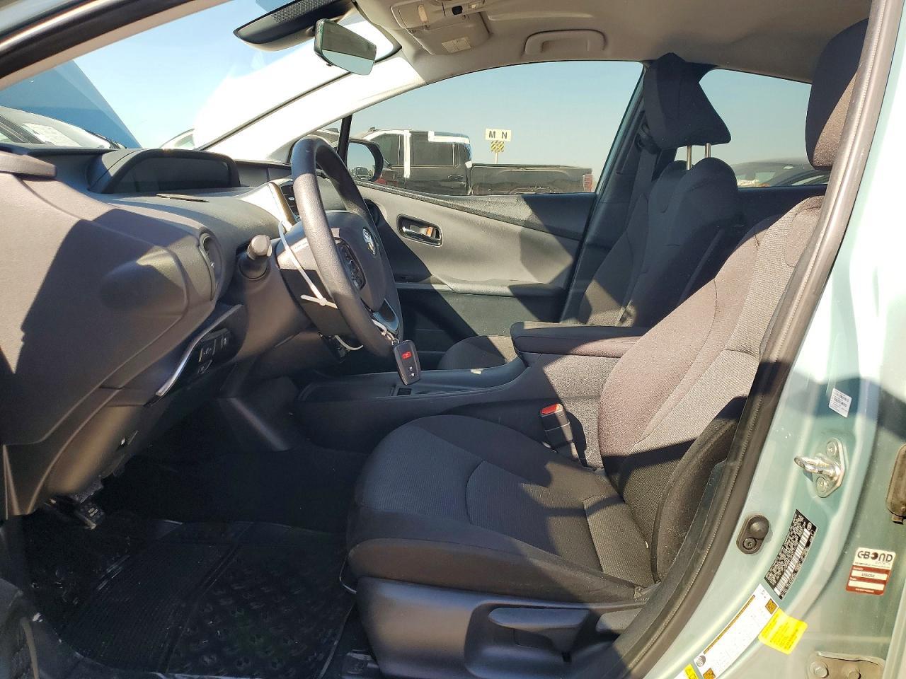 2022 Toyota Prius L Eco - zdjęcie 7