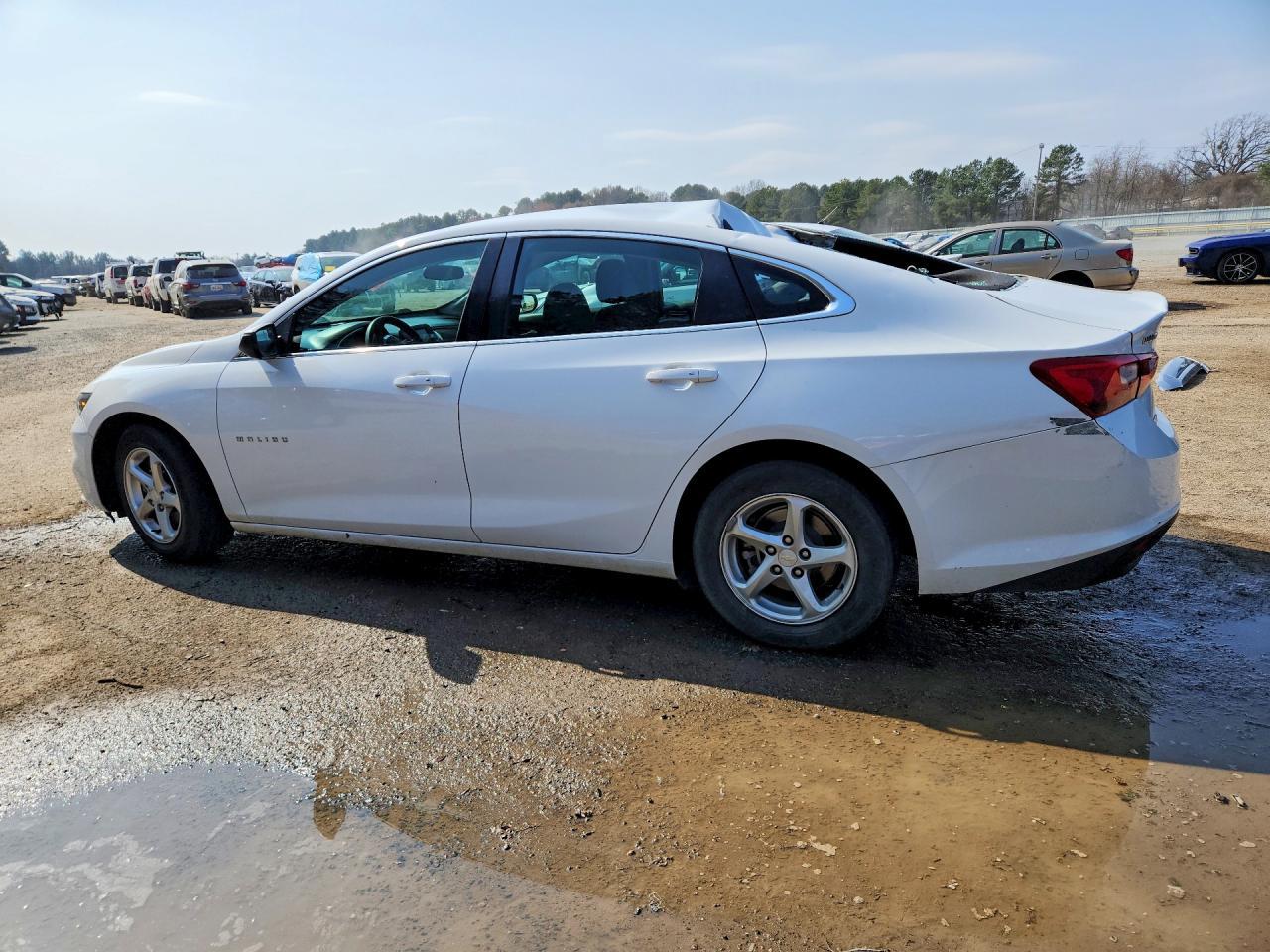 2018 Chevrolet Malibu Ls - zdjęcie 2