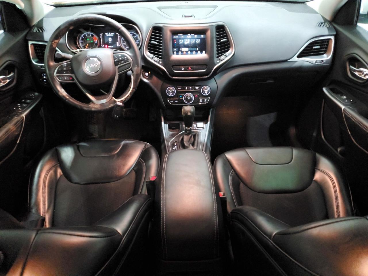 2019 Jeep Cherokee Latitude Plus - zdjęcie 8