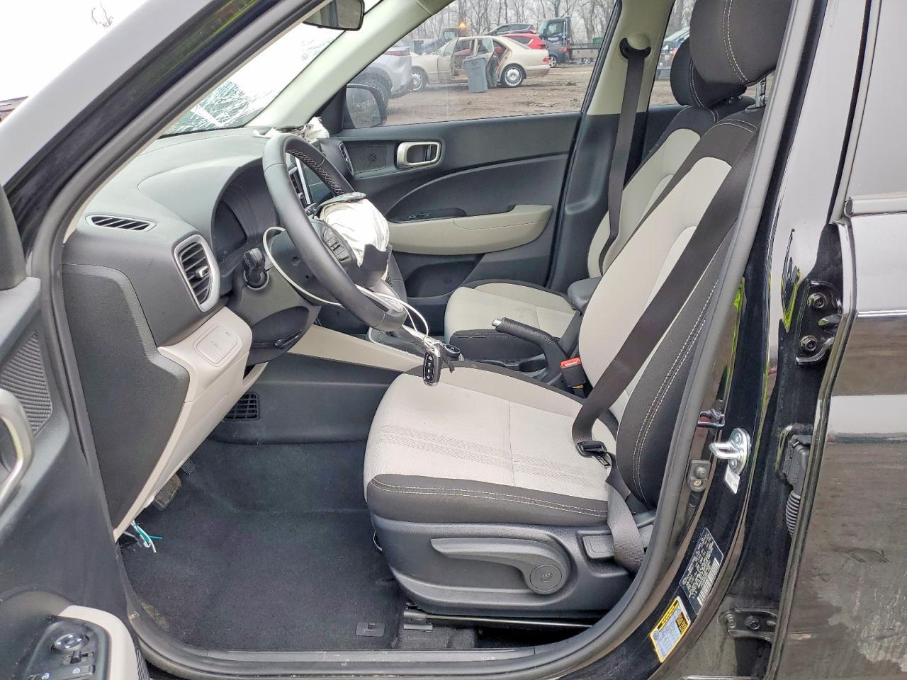 2025 Hyundai Venue Sel - zdjęcie 7