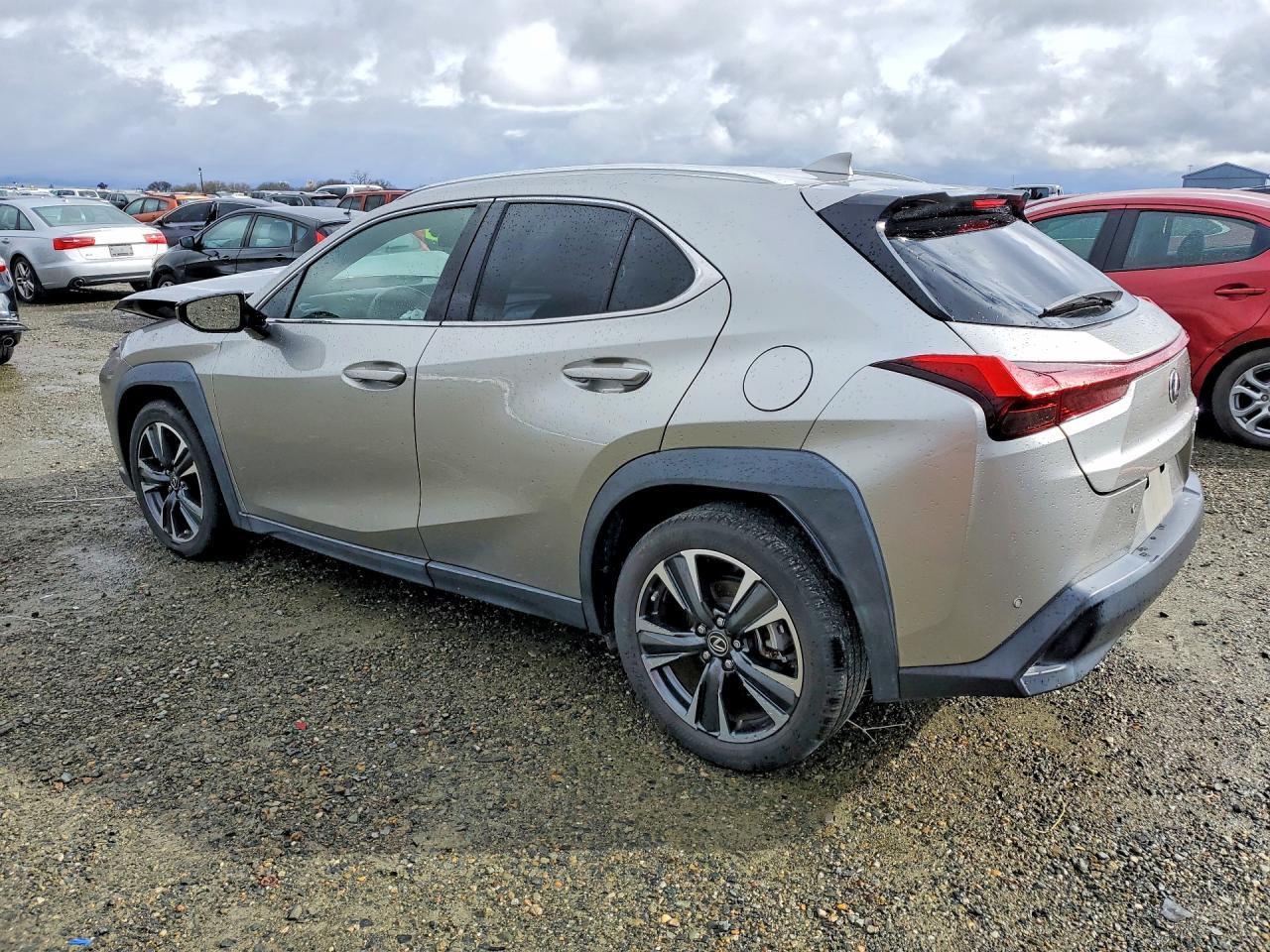 2021 Lexus Ux 200 - zdjęcie 2