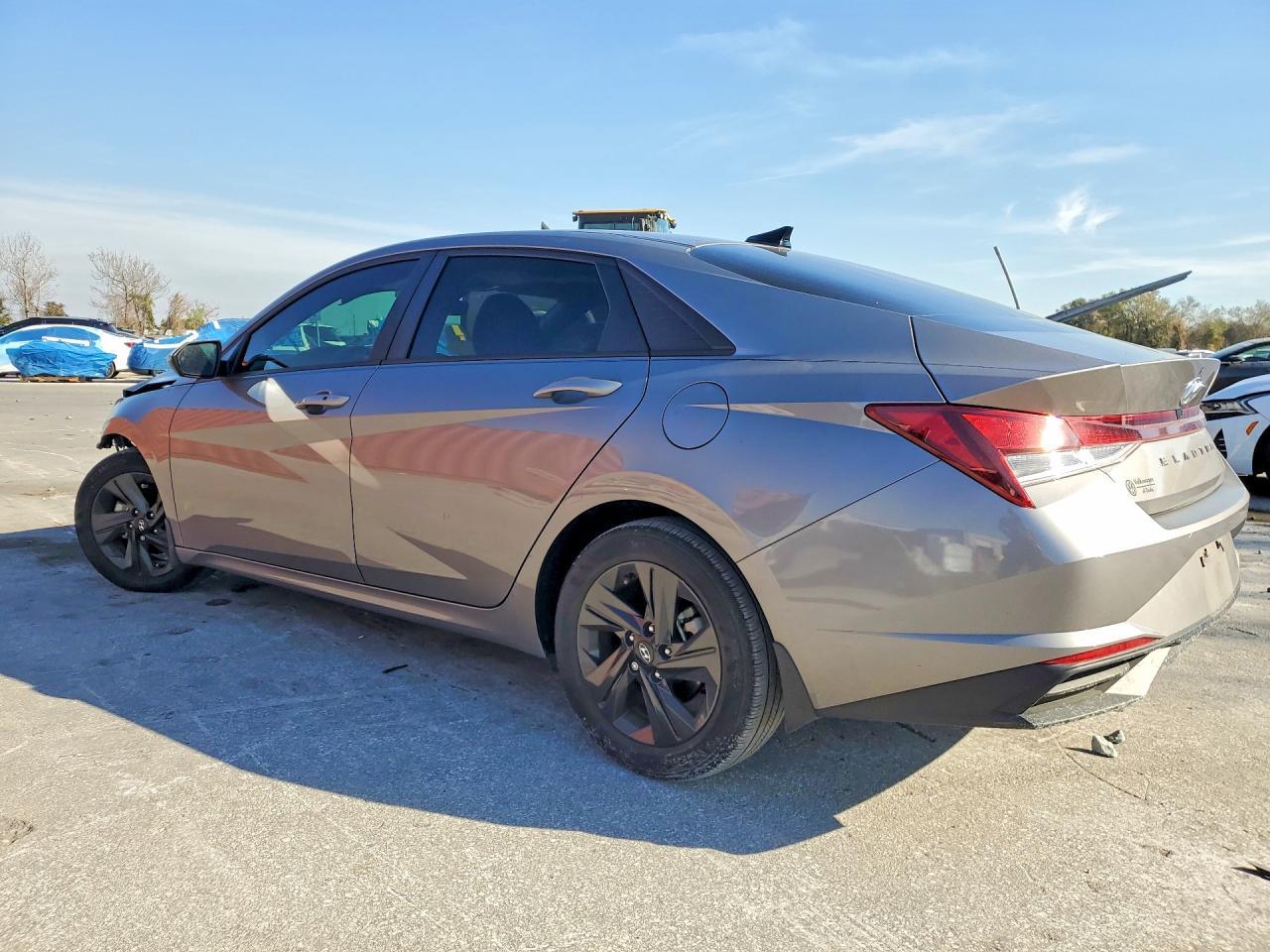 2021 Hyundai Elantra Sel - zdjęcie 2