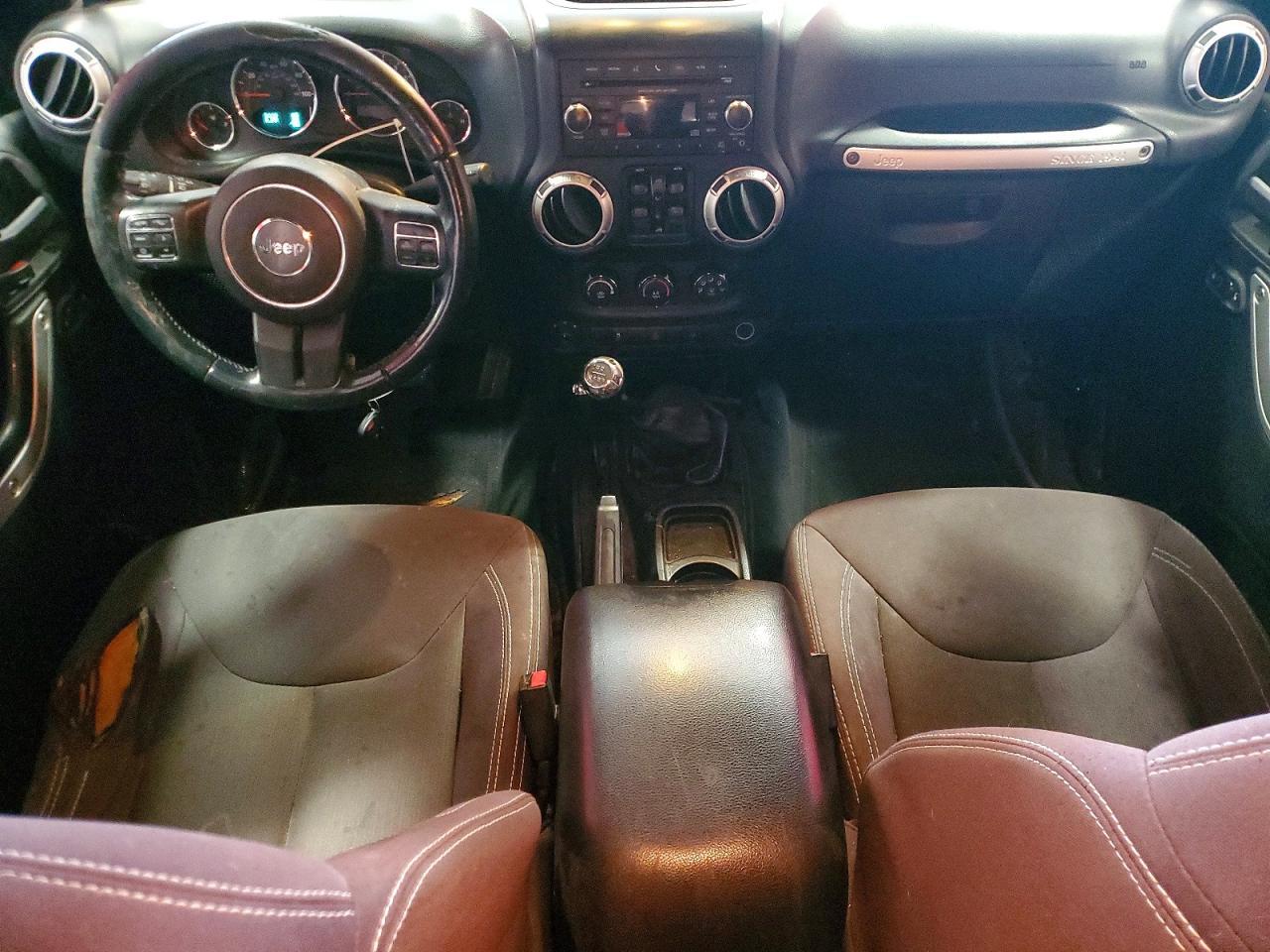 2014 Jeep Wrangler Unlimited Rubicon - zdjęcie 8