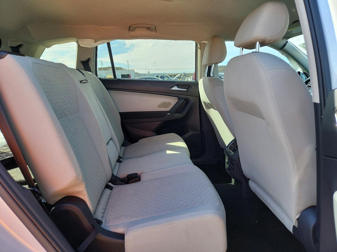 2018 Volkswagen Tiguan S - zdjęcie 11