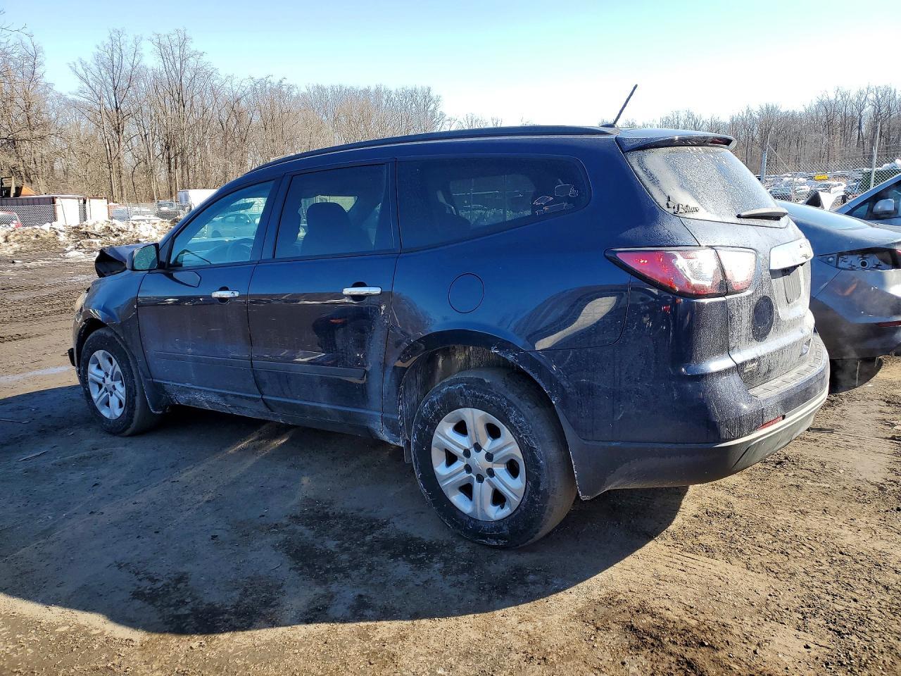 2015 Chevrolet Traverse Ls - zdjęcie 2