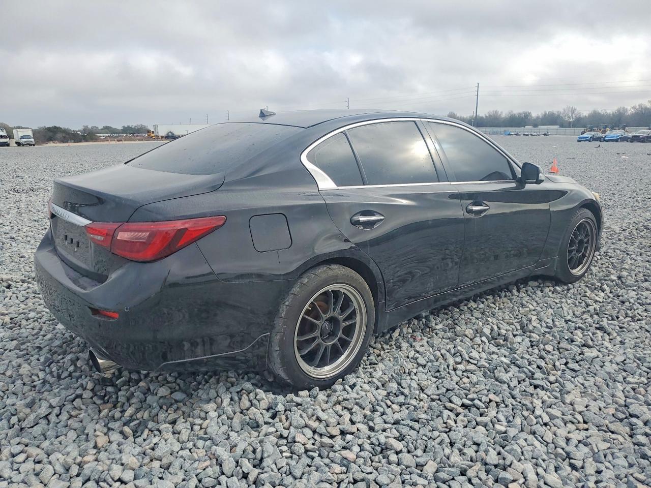 2018 Infiniti Q50 3.0T Luxe - zdjęcie 3