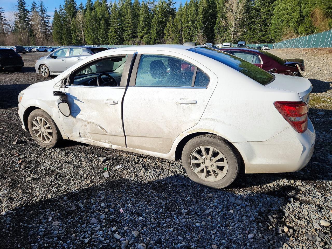 2017 Chevrolet Sonic Lt - zdjęcie 2