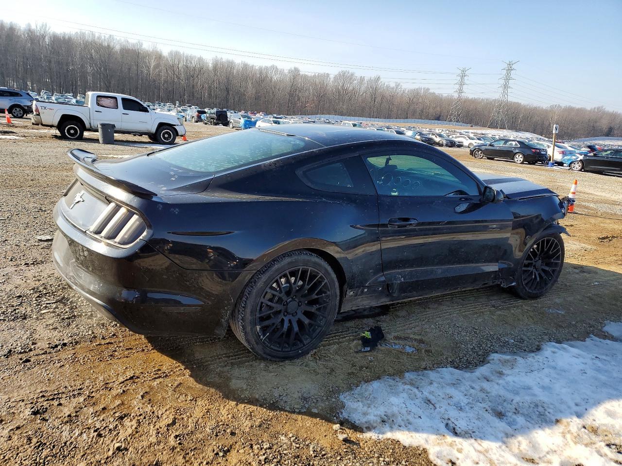 2015 Ford Mustang - zdjęcie 3