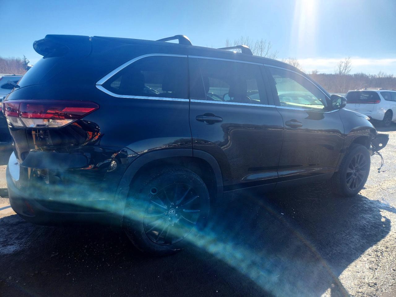 2019 Toyota Highlander Se - zdjęcie 3