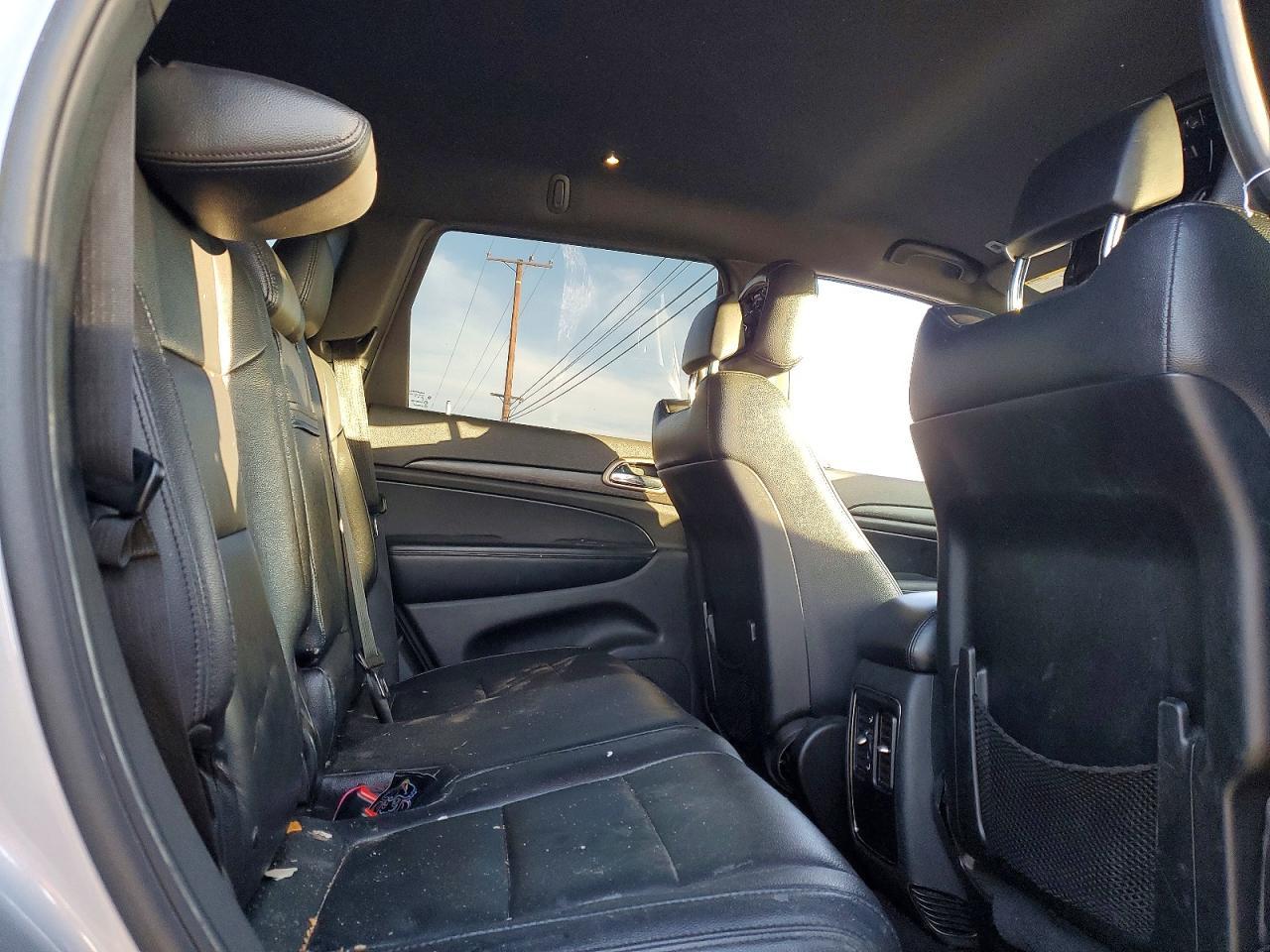 2017 Jeep Grand Cherokee Laredo - zdjęcie 11