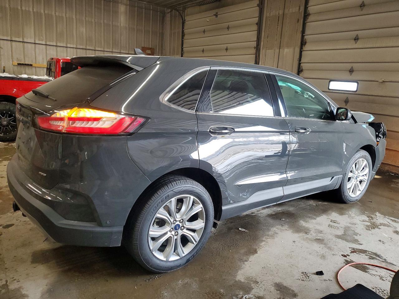 2021 Ford Edge Titanium - zdjęcie 3