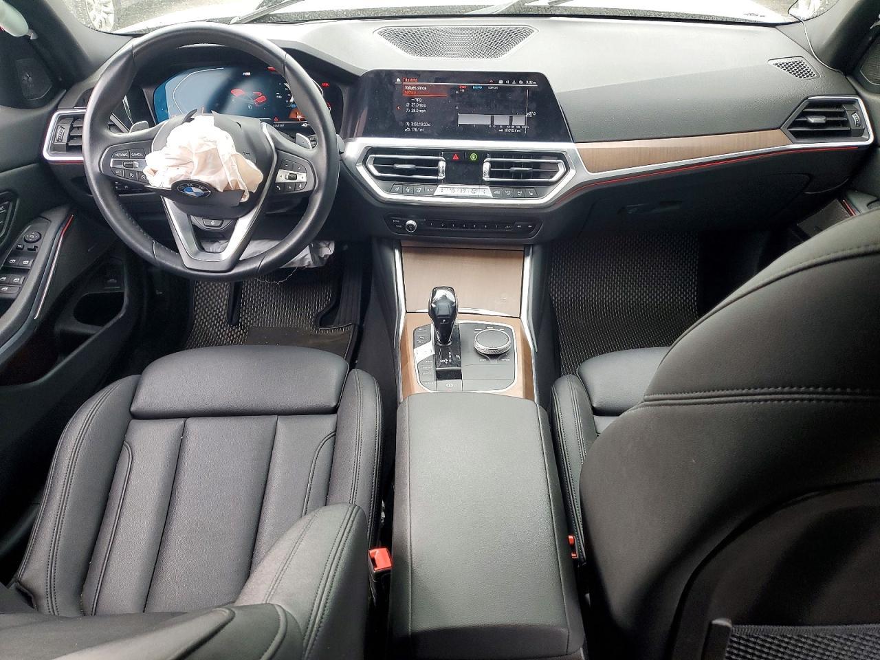 2021 BMW 330I - zdjęcie 8