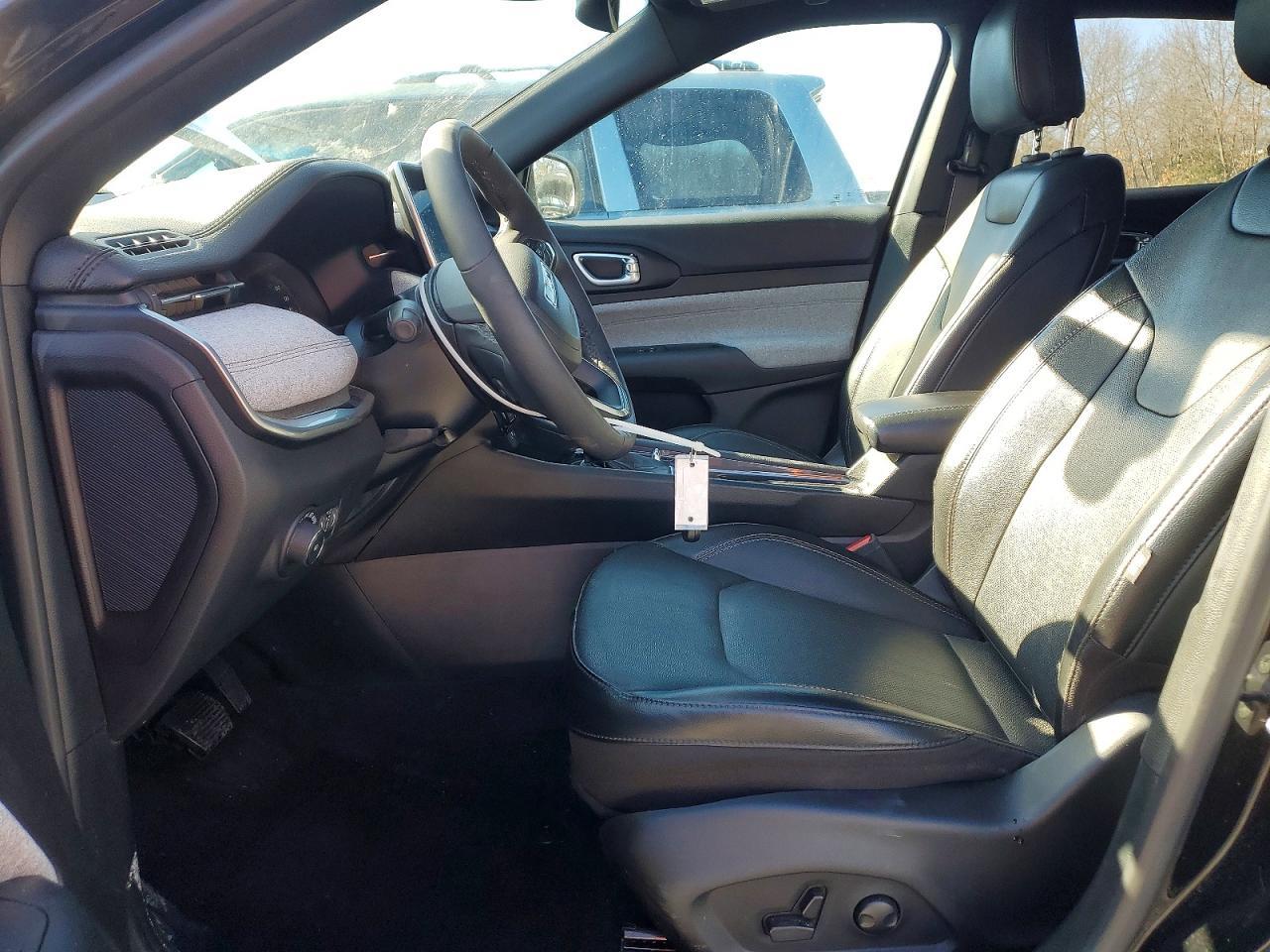 2023 Jeep Compass Latitude Lux - zdjęcie 7