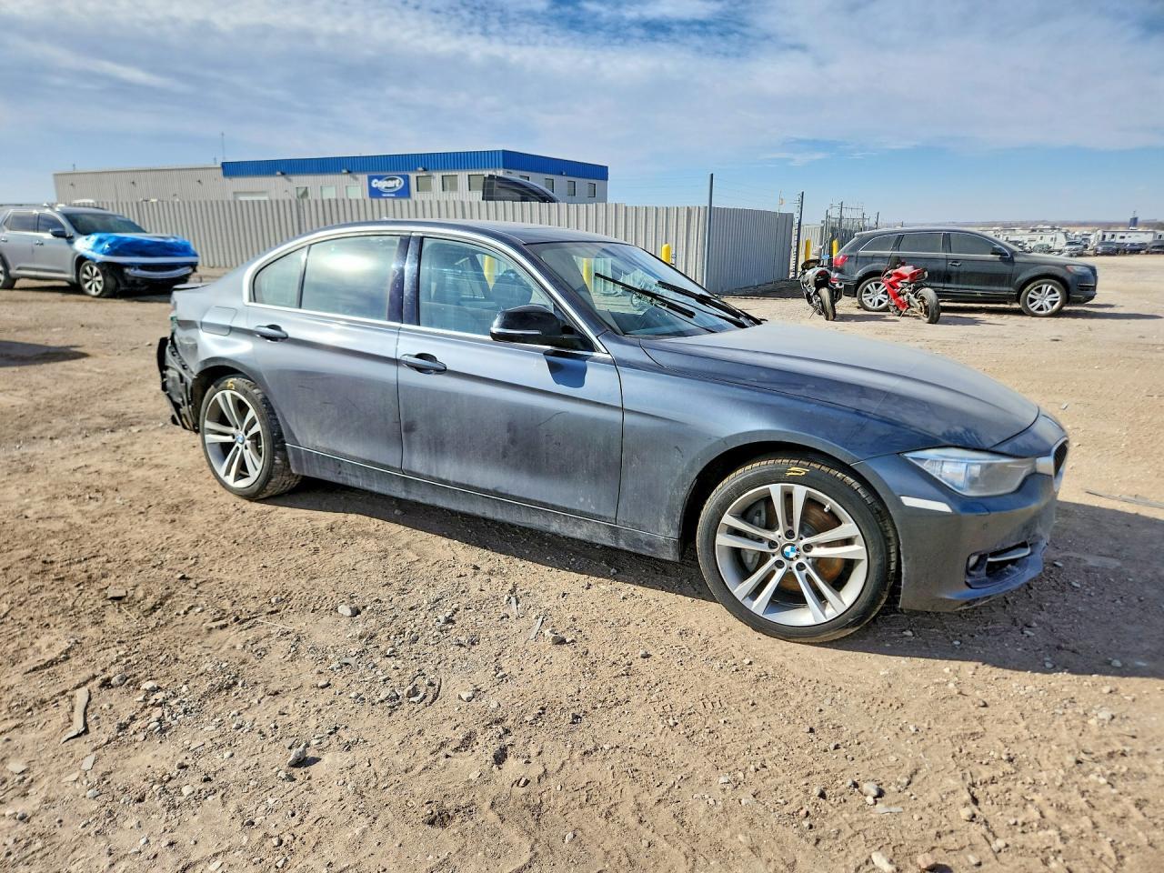 2015 BMW 335 Xi - zdjęcie 4