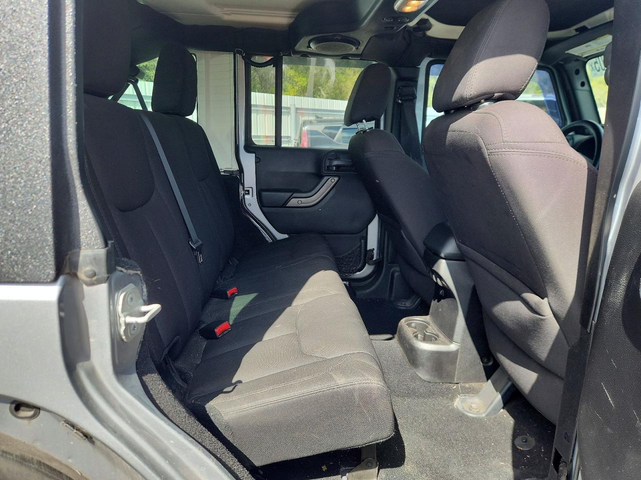2014 Jeep Wrangler Unlimited Sport - zdjęcie 10