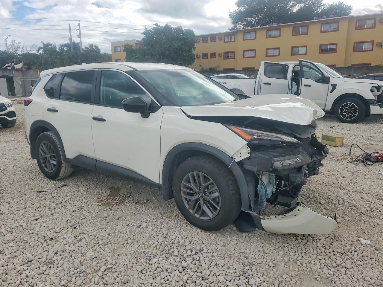 2021 Nissan Rogue S - zdjęcie 4