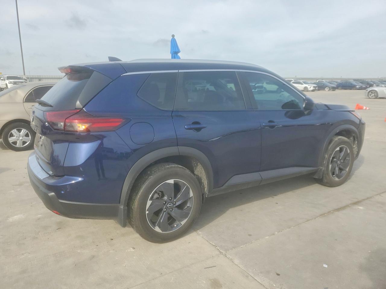 2025 Nissan Rogue Sv - zdjęcie 3