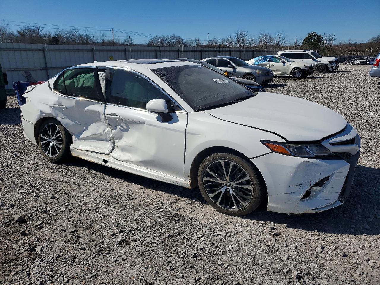 2019 Toyota Camry - zdjęcie 4