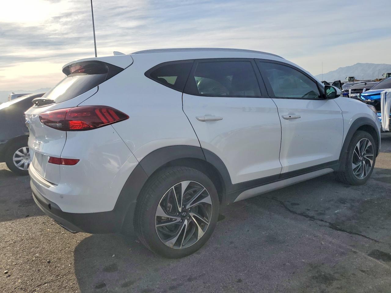 2021 Hyundai Tucson Sport - zdjęcie 3