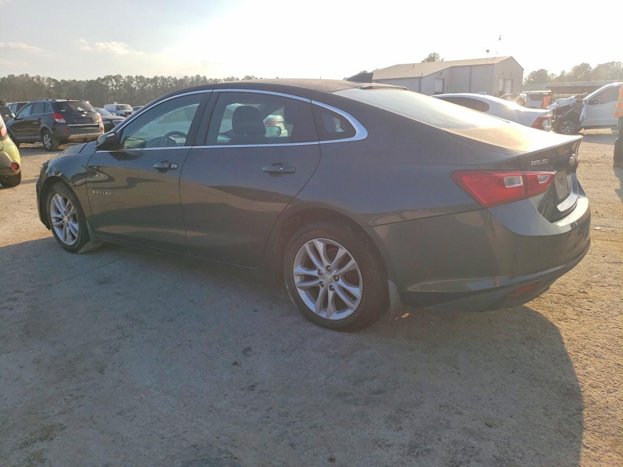 2017 Chevrolet Malibu Lt - zdjęcie 2