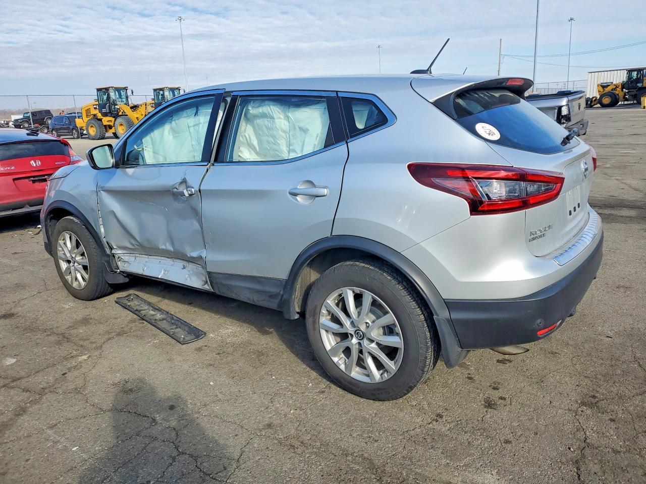 2020 Nissan Rogue Sport S - zdjęcie 2