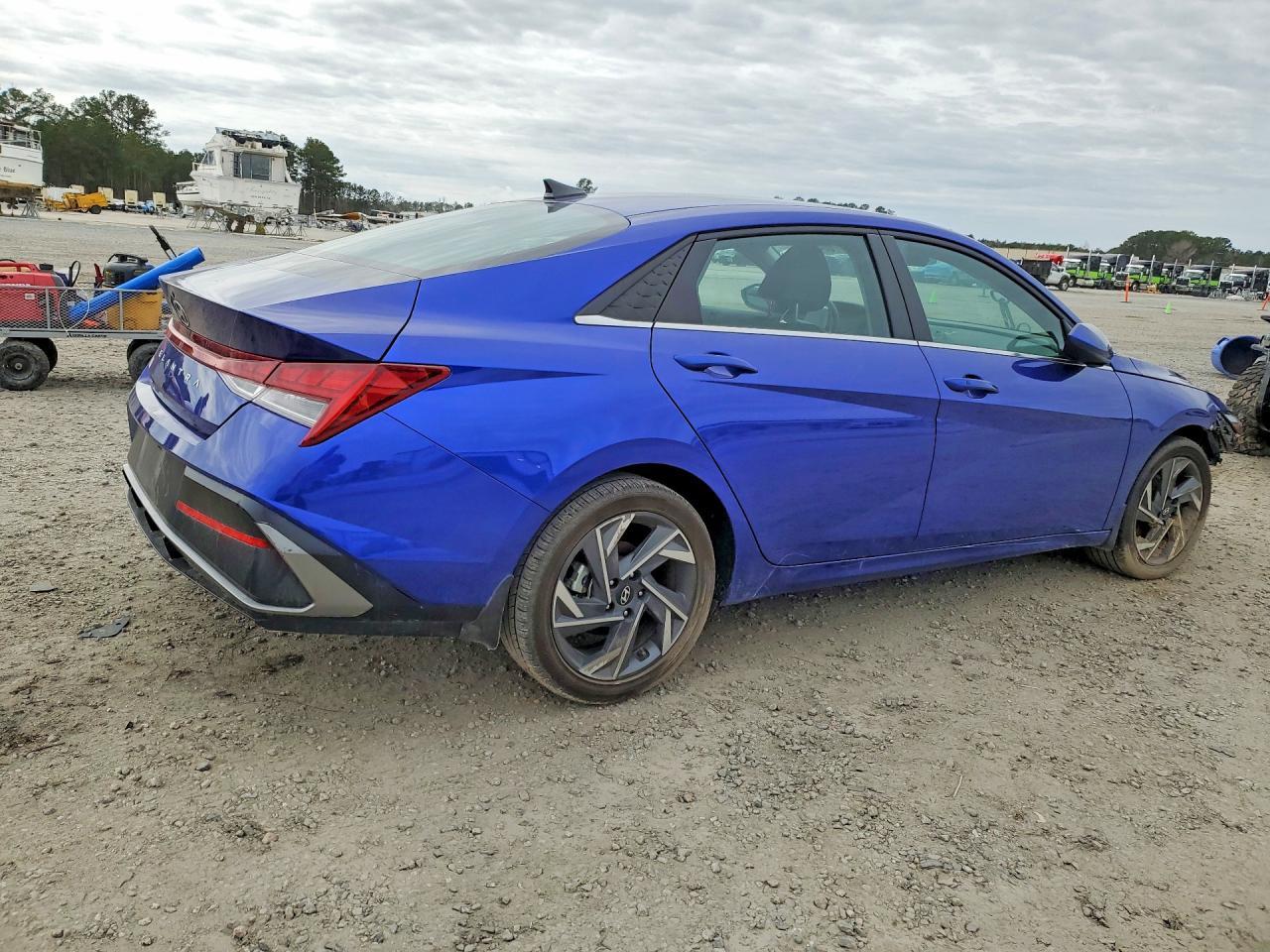 2025 Hyundai Elantra Sel - zdjęcie 3