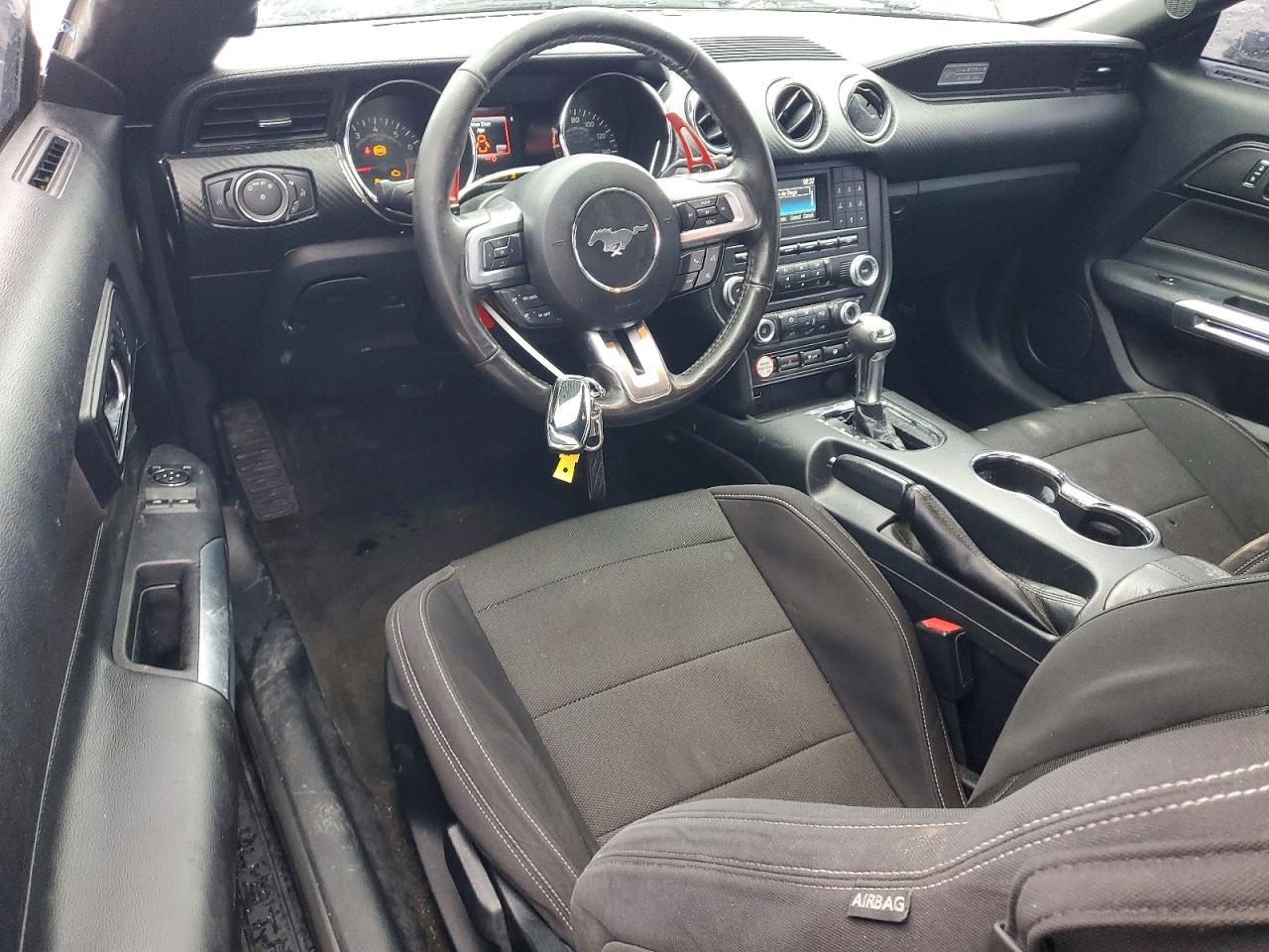 2015 Ford Mustang - zdjęcie 8