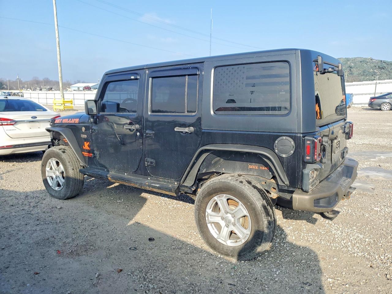 2016 Jeep Wrangler Unlimited Sahara - zdjęcie 2