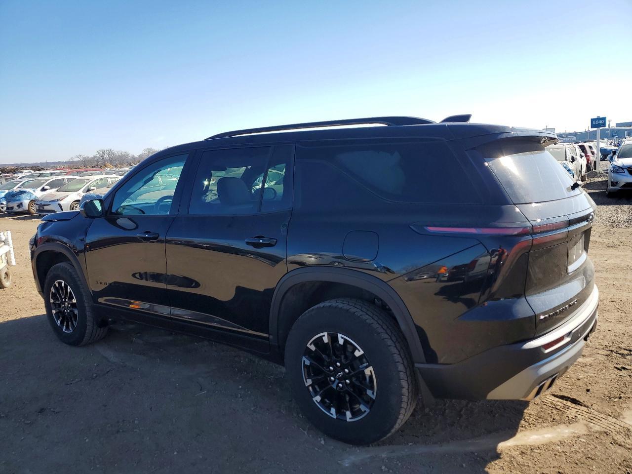2025 Chevrolet Traverse Z71 - zdjęcie 2