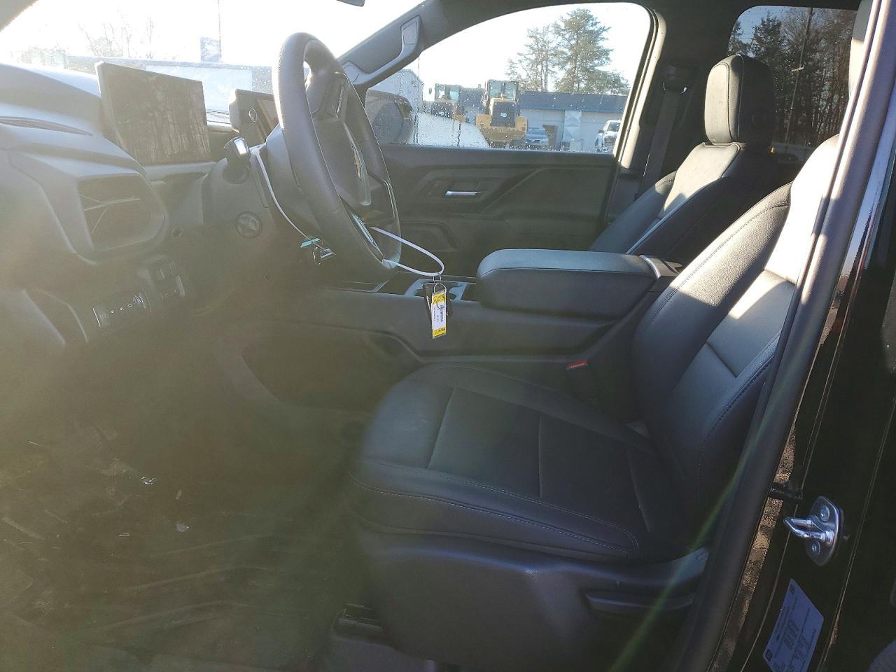 2024 Chevrolet Silverado - zdjęcie 7