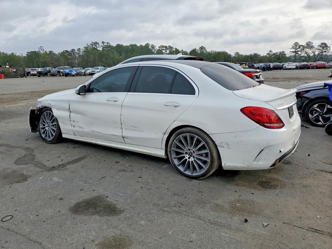 2018 Mercedes-Benz C 300 - zdjęcie 2