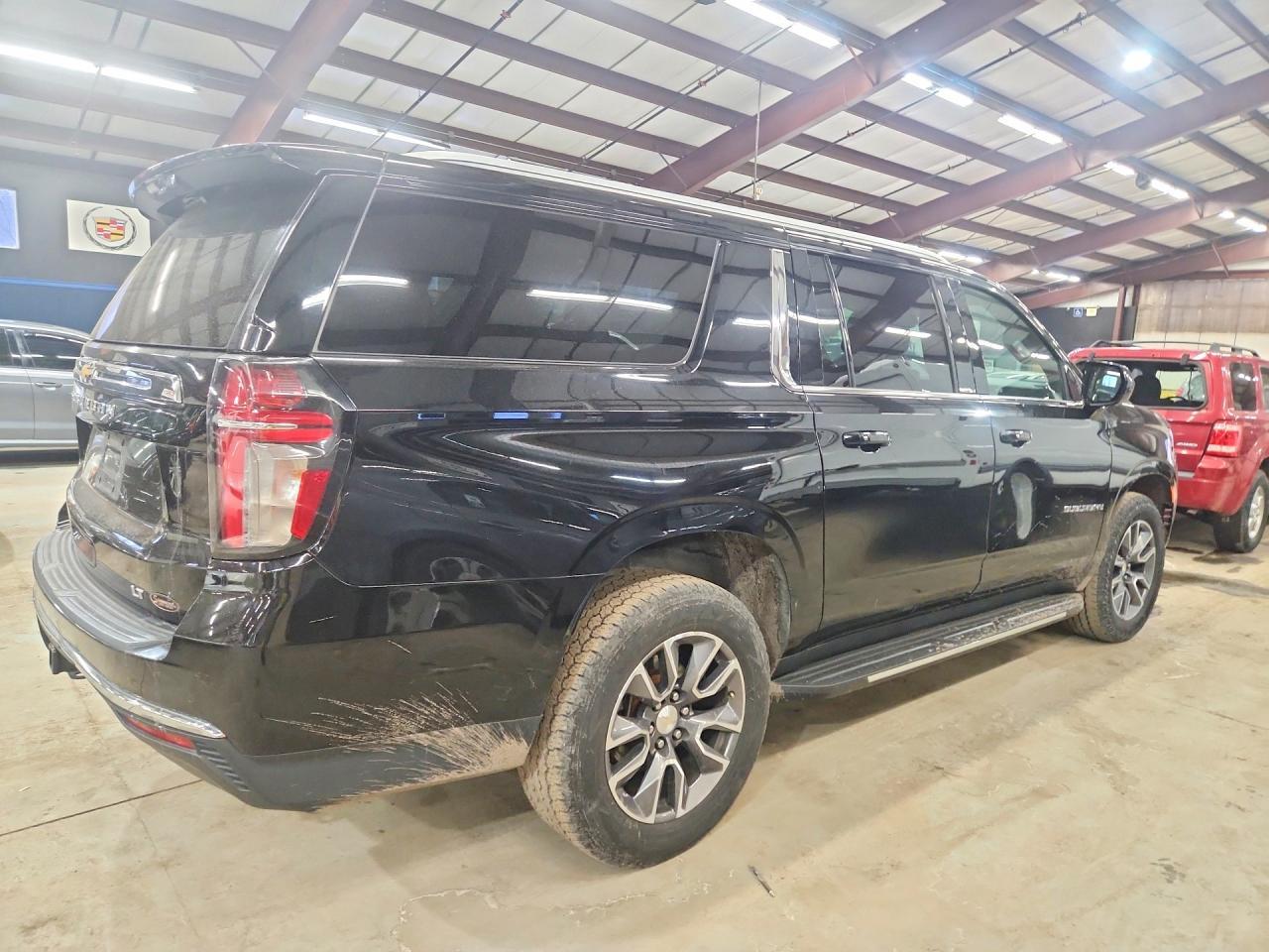 2021 Chevrolet Suburban K1500 Lt - zdjęcie 3