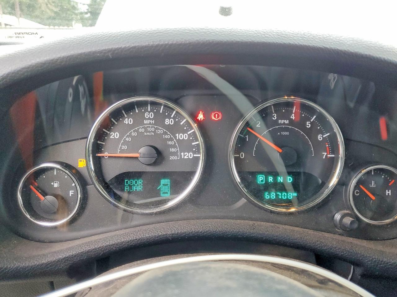 2017 Jeep Wrangler Unlimited Sahara - zdjęcie 9