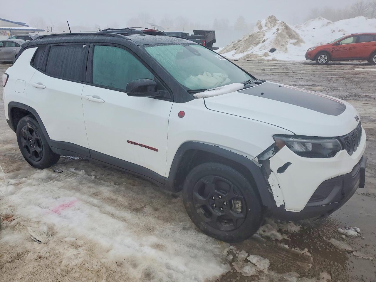 2023 Jeep Compass Trailhawk - zdjęcie 4