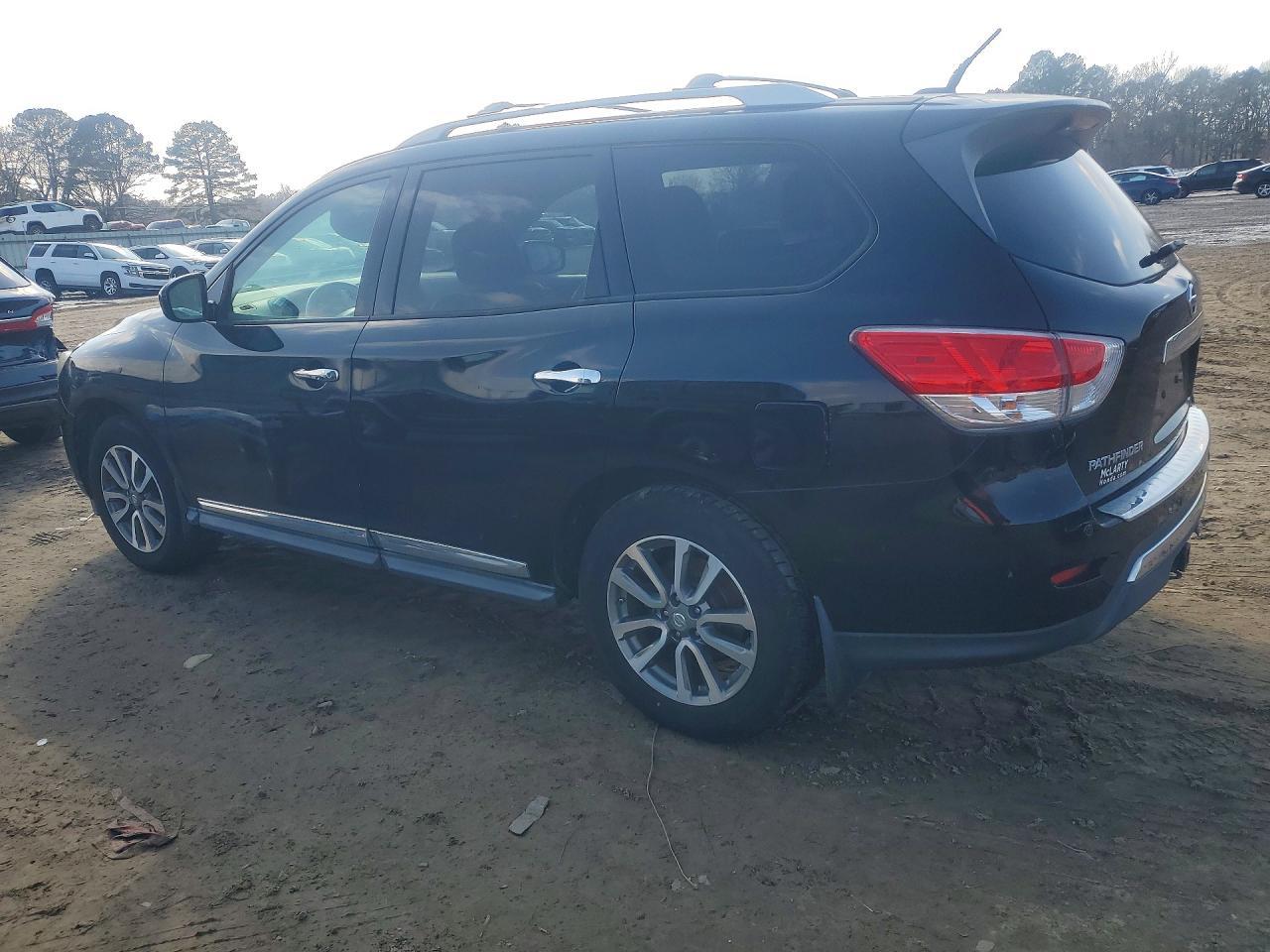 2013 Nissan Pathfinder S - zdjęcie 2