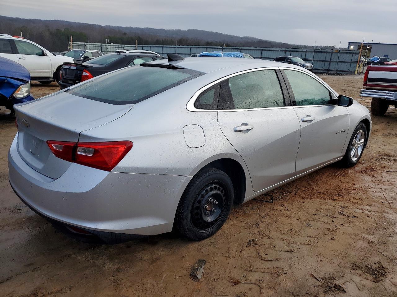 2019 Chevrolet Malibu Ls - zdjęcie 3