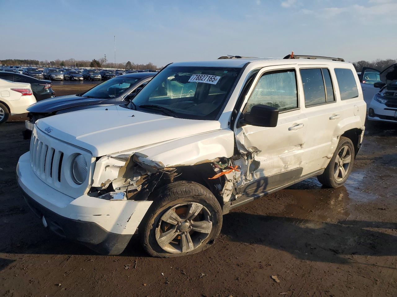 2015 Jeep Patriot Latitude - zdjęcie główne