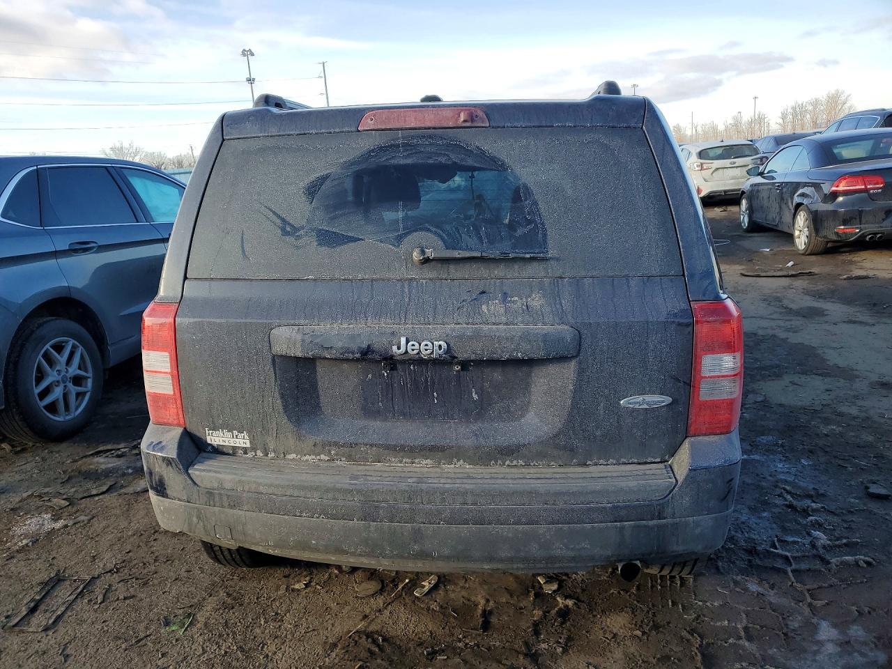 2015 Jeep Patriot Latitude - zdjęcie 6