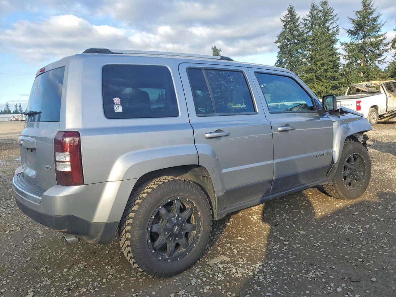 2016 Jeep Patriot Latitude - zdjęcie 3