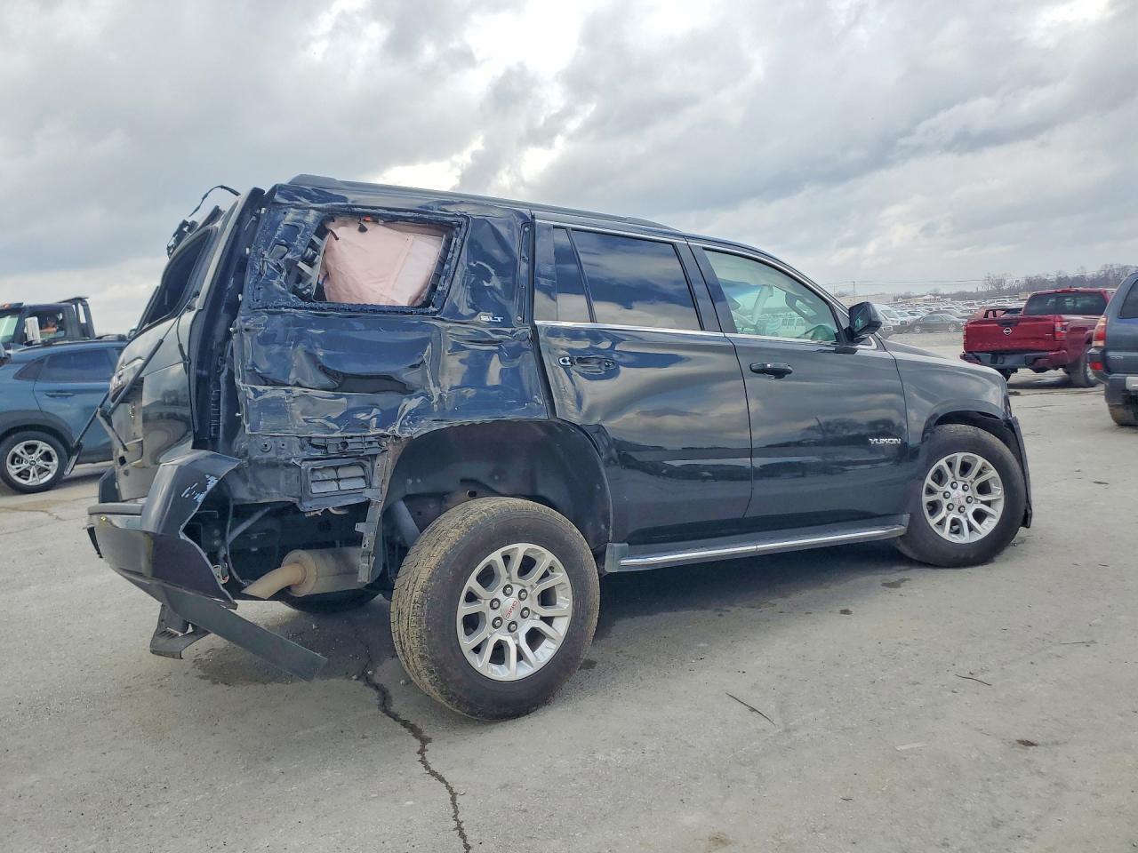 2019 GMC Yukon Slt - zdjęcie 3