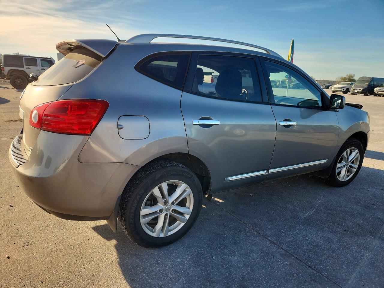 2013 Nissan Rogue S - zdjęcie 3