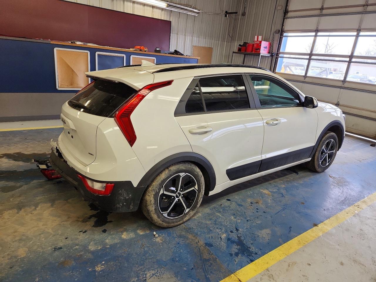 2024 Kia Niro Plug-In Hybrid Ex - zdjęcie 3