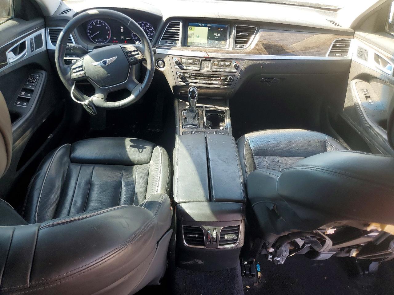 2015 Hyundai Genesis 3.8L - zdjęcie 8