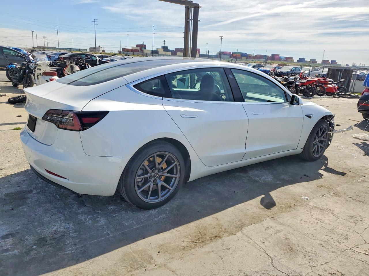 2020 Tesla Model 3 - zdjęcie 3