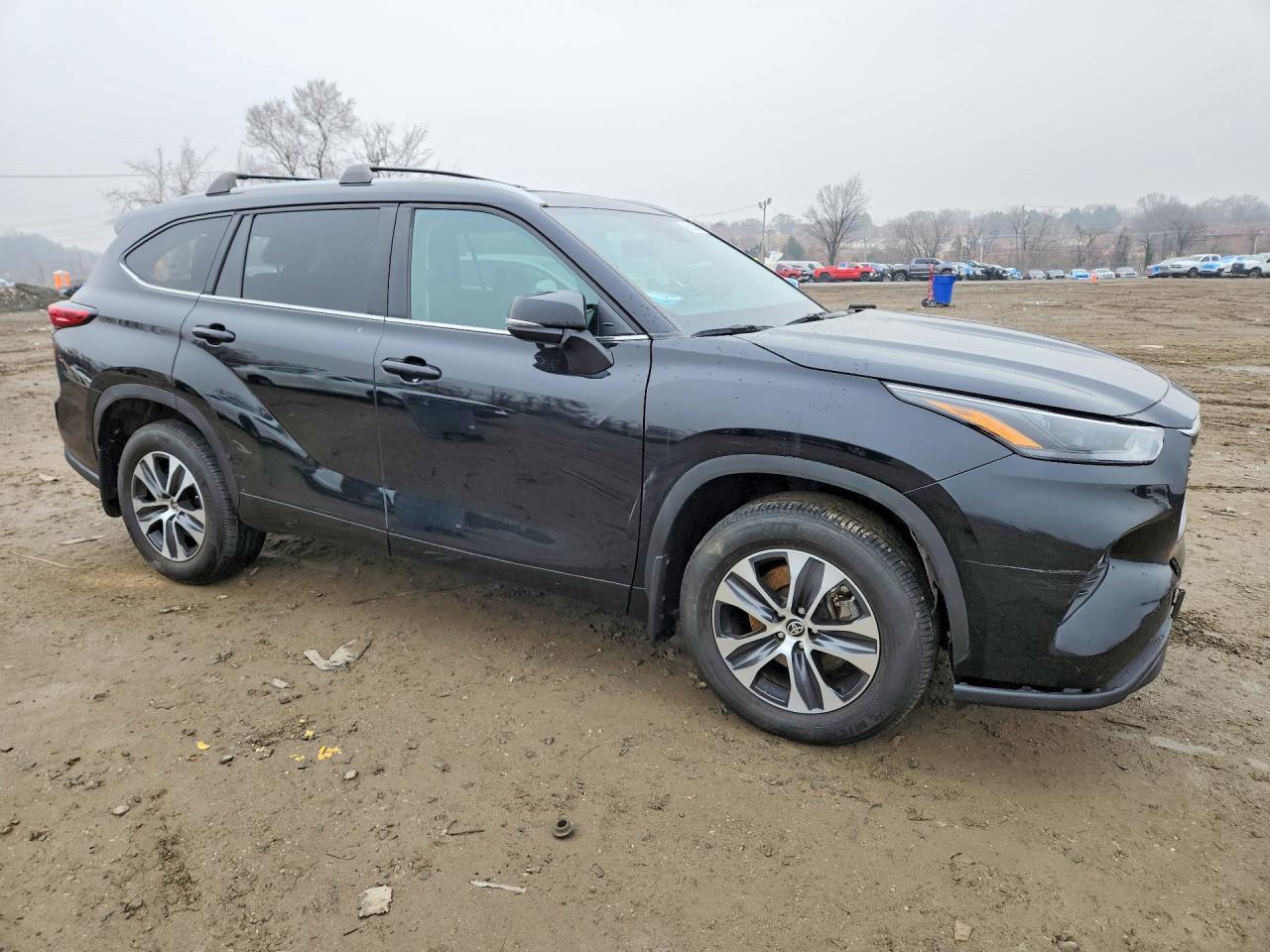 2023 Toyota Highlander L - zdjęcie 4